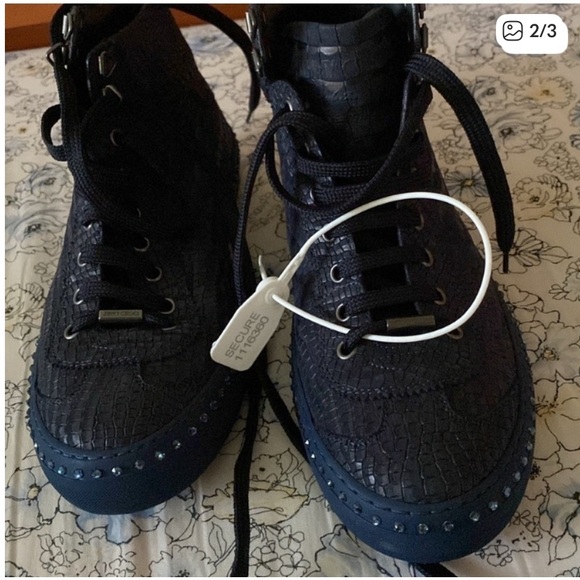 Jimmy Choo Unisex Alligator Print
Sneakers Boots Men Size 40 Us 7 Women
8.5 - Picture 2 of 3